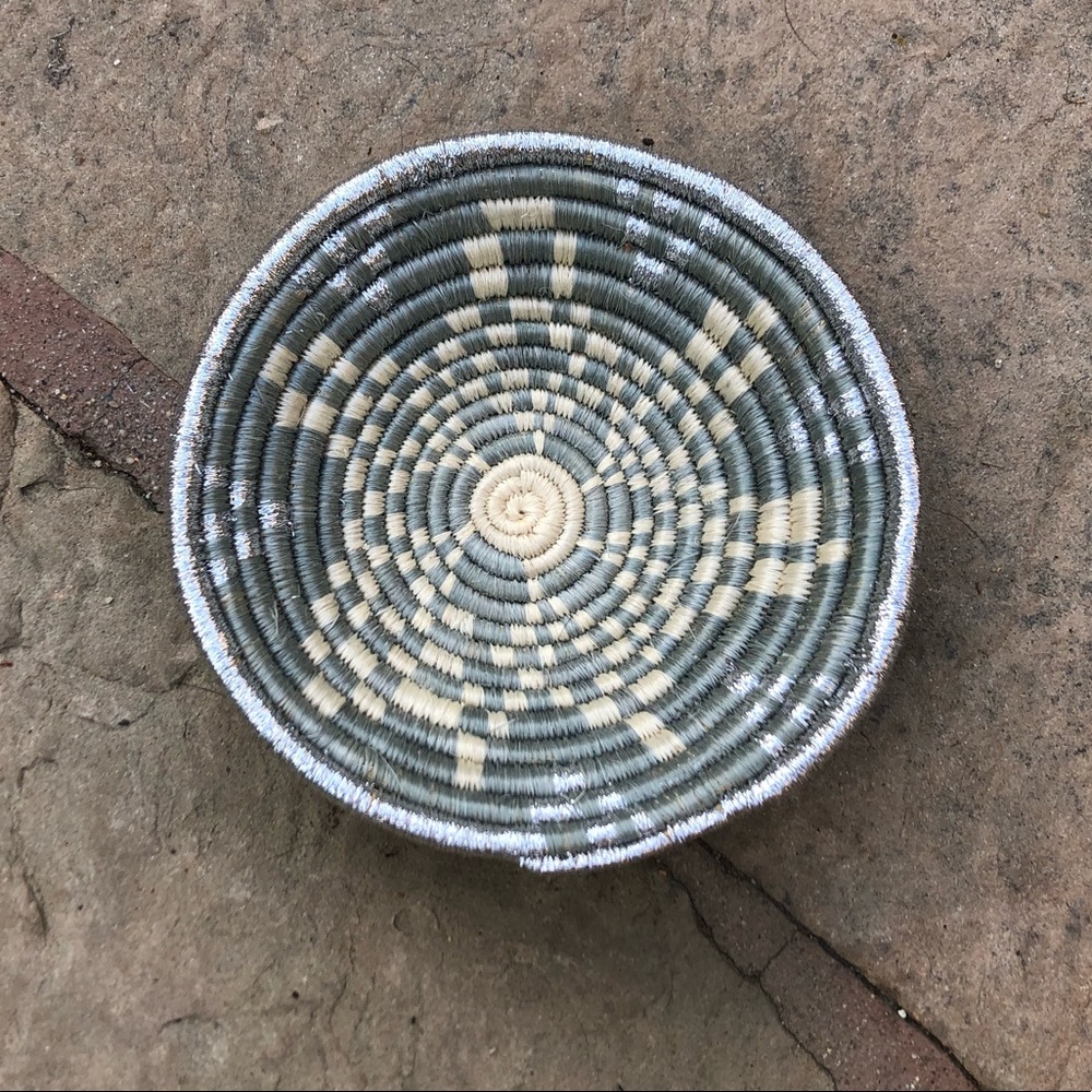 Small African Woven Bowl (6 inches)